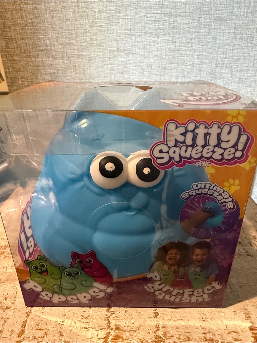 Jumbo Kitty squeeze squishy-new